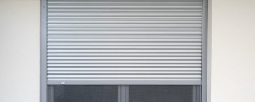Insektenschutz, Insektenschutzmittel, Insektenschutz schiebetür, insektenschutz vorhang, insektenschutz dachfenster, insektenschutz plissee, insektenstiche, insektenschutzgitter, Lichtschachtabdeckung, Kellerschachtabdeckung, Balkon- und Terrassentüren, i