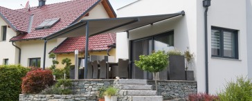 Wintergarten, Beschattung Wintergarten, Glas und Beschattung, Beschattung Glasdach, beschattung für Terrassenüberdachung, beschattung gewächshaus, hella beschattung, beschattung pergola, pergola, sonnensegel, textile beschattung, beschattung motor