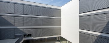 Raffstore preise, raffstore hella, raffstore warema, raffstore außen, raffstore kosten, raffstore steuerung, raffstore preisvergleich, raffstore, raffrollo, jalousien und raffstore, moderne fassade, wohnhäuser, flexibler sonnenschutz, tageslicht