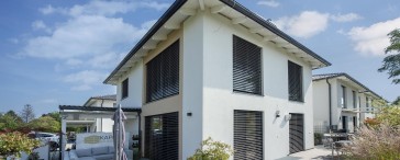 VALETTA RaffstoreRaffstore preise, raffstore hella, raffstore warema, raffstore außen, raffstore kosten, raffstore steuerung, raffstore preisvergleich, raffstore, raffrollo, jalousien und raffstore, moderne fassade, wohnhäuser, flexibler sonnenschutz