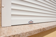 Rollladen Systeme, vorbaurollladen, rollladen konfiguartor, rolladenmotor, rollladenpanzer, rollladen preise, rollladen preisvergleich, rollladen hersteller, unterputz rollladen, unterputz vorbaurollladen, funkbedienung rollladen, passives kühlen mit roll