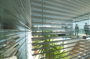 Raffstore preise, raffstore hella, raffstore warema, raffstore außen, raffstore kosten, raffstore steuerung, raffstore preisvergleich, raffstore, raffrollo, jalousien und raffstore, moderne fassade, wohnhäuser, flexibler sonnenschutz, tageslicht, tageslic