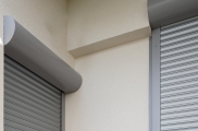 Rollladen Systeme, vorbaurollladen, rollladen konfiguartor, rolladenmotor, rollladenpanzer, rollladen preise, rollladen preisvergleich, rollladen hersteller, unterputz rollladen, unterputz vorbaurollladen, funkbedienung rollladen, passives kühlen mit roll