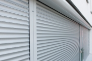 Rollladen Systeme, vorbaurollladen, rollladen konfiguartor, rolladenmotor, rollladenpanzer, rollladen preise, rollladen preisvergleich, rollladen hersteller, unterputz rollladen, unterputz vorbaurollladen, funkbedienung rollladen, passives kühlen mit roll