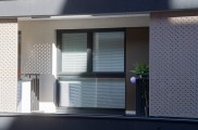 Innenjalousie motor, innenjalousie fenster, innenjalousien montieren, innenjalousien österreich, innenjalousien befestigung, plissee, jalousien innenjalousien, jalousie nach maß, innenjalousie nach maß, sonnenlicht, innenliegender sonnenschutz