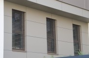 Raffstore preise, raffstore hella, raffstore warema, raffstore außen, raffstore kosten, raffstore steuerung, raffstore preisvergleich, raffstore, raffrollo, jalousien und raffstore, moderne fassade, wohnhäuser, flexibler sonnenschutz, tageslicht