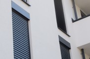 Raffstore preise, raffstore hella, raffstore warema, raffstore außen, raffstore kosten, raffstore steuerung, raffstore preisvergleich, raffstore, raffrollo, jalousien und raffstore, moderne fassade, wohnhäuser, flexibler sonnenschutz, tageslicht