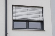 Raffstore preise, raffstore hella, raffstore warema, raffstore außen, raffstore kosten, raffstore steuerung, raffstore preisvergleich, raffstore, raffrollo, jalousien und raffstore, moderne fassade, wohnhäuser, flexibler sonnenschutz, tageslicht