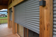 Raffstore preise, raffstore hella, raffstore warema, raffstore außen, raffstore kosten, raffstore steuerung, raffstore preisvergleich, raffstore, raffrollo, jalousien und raffstore, moderne fassade, wohnhäuser, lamellen, sonnenschutz, tageslicht