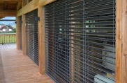 Raffstore preise, raffstore hella, raffstore warema, raffstore außen, raffstore kosten, raffstore steuerung, raffstore preisvergleich, raffstore, raffrollo, jalousien und raffstore, moderne fassade, wohnhäuser, lamellen, sonnenschutz, tageslicht