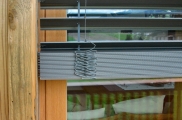 Raffstore preise, raffstore hella, raffstore warema, raffstore außen, raffstore kosten, raffstore steuerung, raffstore preisvergleich, raffstore, raffrollo, jalousien und raffstore, moderne fassade, wohnhäuser, lamellen, sonnenschutz, tageslicht