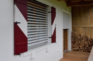 Raffstore preise, raffstore hella, raffstore warema, raffstore außen, raffstore kosten, raffstore steuerung, raffstore preisvergleich, raffstore, raffrollo, jalousien und raffstore, moderne fassade, wohnhäuser, lamellen, sonnenschutz, tageslicht