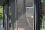 Insektenschutz, Insektenschutzmittel, Insektenschutz schiebetür, insektenschutz vorhang, insektenschutz dachfenster, insektenschutz plissee, insektenstiche, insektenschutzgitter, Lichtschachtabdeckung, Kellerschachtabdeckung, Balkon- und Terrassentüren