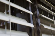 Raffstore preise, raffstore hella, raffstore warema, raffstore außen, raffstore kosten, raffstore steuerung, raffstore preisvergleich, raffstore, raffrollo, jalousien und raffstore, moderne fassade, wohnhäuser, flexibler sonnenschutz, tageslicht