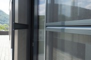 Insektenschutz, Insektenschutzmittel, Insektenschutz schiebetür, insektenschutz vorhang, insektenschutz dachfenster, insektenschutz plissee, insektenstiche, insektenschutzgitter, Lichtschachtabdeckung, Kellerschachtabdeckung, Balkon- und Terrassentüren