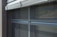 Insektenschutz, Insektenschutzmittel, Insektenschutz schiebetür, insektenschutz vorhang, insektenschutz dachfenster, insektenschutz plissee, insektenstiche, insektenschutzgitter, Lichtschachtabdeckung, Kellerschachtabdeckung, Balkon- und Terrassentüren