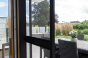 Insektenschutz, Insektenschutzmittel, Insektenschutz schiebetür, insektenschutz vorhang, insektenschutz dachfenster, insektenschutz plissee, insektenstiche, insektenschutzgitter, Lichtschachtabdeckung, Kellerschachtabdeckung, Balkon- und Terrassentüren