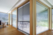 Insektenschutz, Insektenschutzmittel, Insektenschutz schiebetür, insektenschutz vorhang, insektenschutz dachfenster, insektenschutz plissee, insektenstiche, insektenschutzgitter, Lichtschachtabdeckung, Kellerschachtabdeckung, Balkon- und Terrassentüren