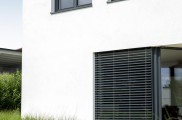 Rollladen Systeme, vorbaurollladen, rollladen konfiguartor, rolladenmotor, rollladenpanzer, rollladen preise, rollladen preisvergleich, rollladen hersteller, unterputz rollladen, unterputz vorbaurollladen, funkbedienung rollladen, passives kühlen mit roll