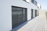 Raffstore preise, raffstore hella, raffstore warema, raffstore außen, raffstore kosten, raffstore steuerung, raffstore preisvergleich, raffstore, raffrollo, jalousien und raffstore, moderne fassade, wohnhäuser, flexibler sonnenschutz, tageslicht