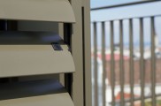 Raffstore preise, raffstore hella, raffstore warema, raffstore außen, raffstore kosten, raffstore steuerung, raffstore preisvergleich, raffstore, raffrollo, jalousien und raffstore, moderne fassade, wohnhäuser, flexibler sonnenschutz, tageslicht