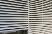 Raffstore preise, raffstore hella, raffstore warema, raffstore außen, raffstore kosten, raffstore steuerung, raffstore preisvergleich, raffstore, raffrollo, jalousien und raffstore, moderne fassade, wohnhäuser, flexibler sonnenschutz, tageslicht