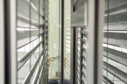 Raffstore preise, raffstore hella, raffstore warema, raffstore außen, raffstore kosten, raffstore steuerung, raffstore preisvergleich, raffstore, raffrollo, jalousien und raffstore, moderne fassade, wohnhäuser, flexibler sonnenschutz, tageslicht