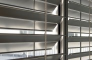 Raffstore preise, raffstore hella, raffstore warema, raffstore außen, raffstore kosten, raffstore steuerung, raffstore preisvergleich, raffstore, raffrollo, jalousien und raffstore, moderne fassade, wohnhäuser, flexibler sonnenschutz, tageslicht