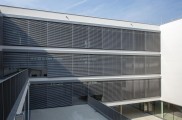 Raffstore preise, raffstore hella, raffstore warema, raffstore außen, raffstore kosten, raffstore steuerung, raffstore preisvergleich, raffstore, raffrollo, jalousien und raffstore, moderne fassade, wohnhäuser, flexibler sonnenschutz, tageslicht