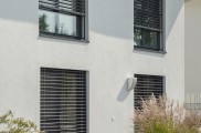 Raffstore preise, raffstore hella, raffstore warema, raffstore außen, raffstore kosten, raffstore steuerung, raffstore preisvergleich, raffstore, raffrollo, jalousien und raffstore, moderne fassade, wohnhäuser, flexibler sonnenschutz, tageslicht