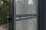 Insektenschutz, Insektenschutzmittel, Insektenschutz schiebetür, insektenschutz vorhang, insektenschutz dachfenster, insektenschutz plissee, insektenstiche, insektenschutzgitter, Lichtschachtabdeckung, Kellerschachtabdeckung, Balkon- und Terrassentüren, i