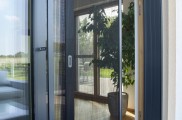 Insektenschutz, Insektenschutzmittel, Insektenschutz schiebetür, insektenschutz vorhang, insektenschutz dachfenster, insektenschutz plissee, insektenstiche, insektenschutzgitter, Lichtschachtabdeckung, Kellerschachtabdeckung, Balkon- und Terrassentüren